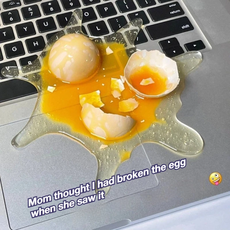 Broken Egg Phone Holder Prank Toy Cracked Egg Smash Joke Gag Gift Box Funny Novelty Desk Stand for Friends Party Play