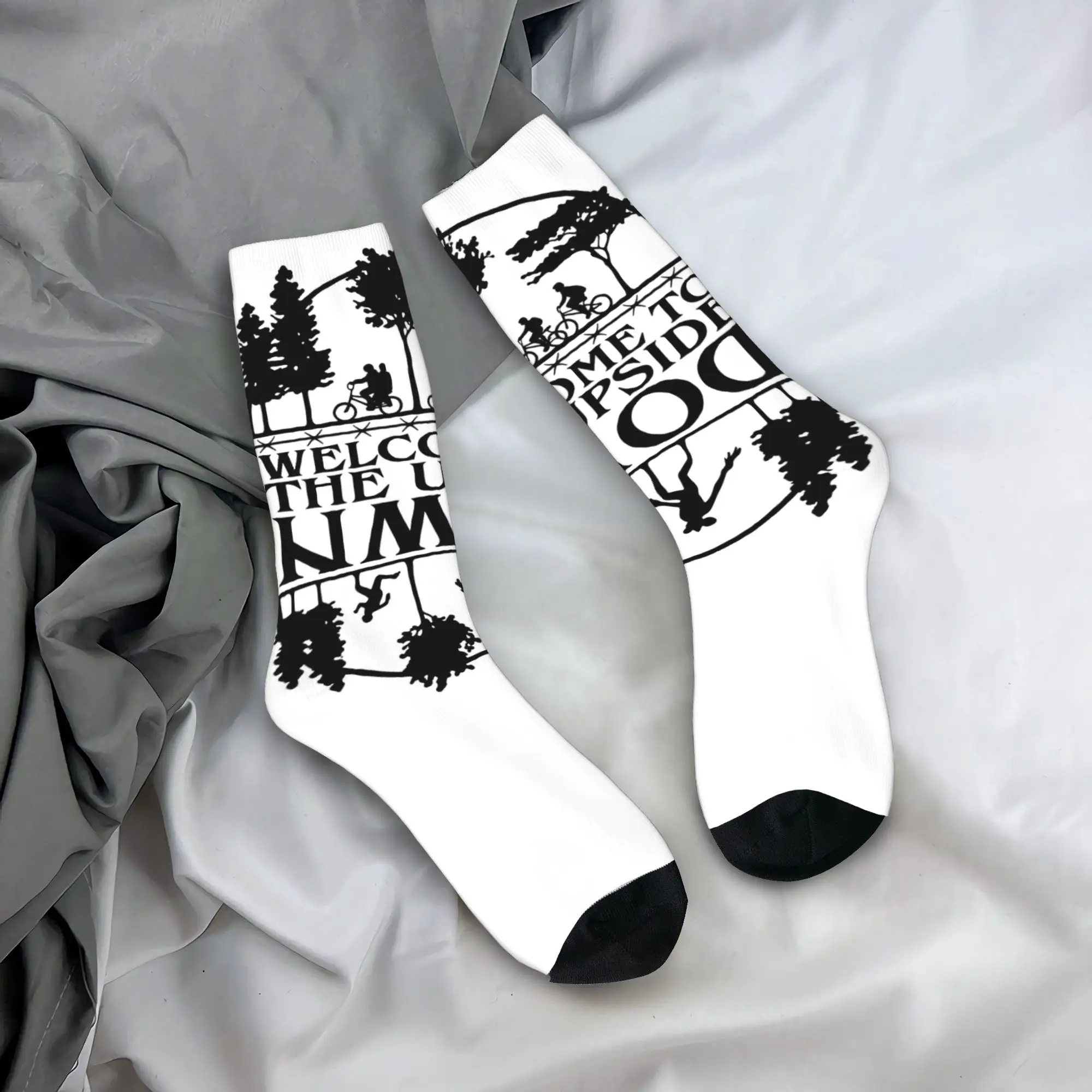 

Носки для взрослых мужчин: теплые, мягкие, для бега, осенние, в корейском стиле, с принтом «Upside Down Horror TV», от пота, на заказ