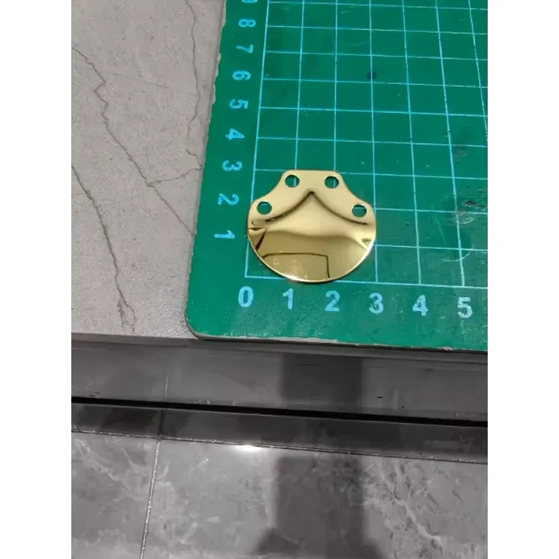 500pcs Fish Scale Armor Plates Stainless Steel Titanium Gold Plated 0.8mm Thick 4mm Hole DIY Craft Leather Sewing Accessories