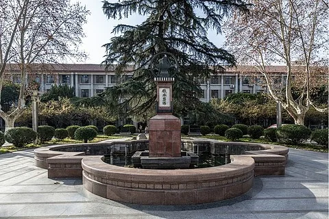 

1/12 масштабная радиоуправляемая модель автомобиля SG1201/SG1202, четырехколесный 4-дпривод, высокоскоростной внедорожный бесщеточный корпус автомобиля для пустыни