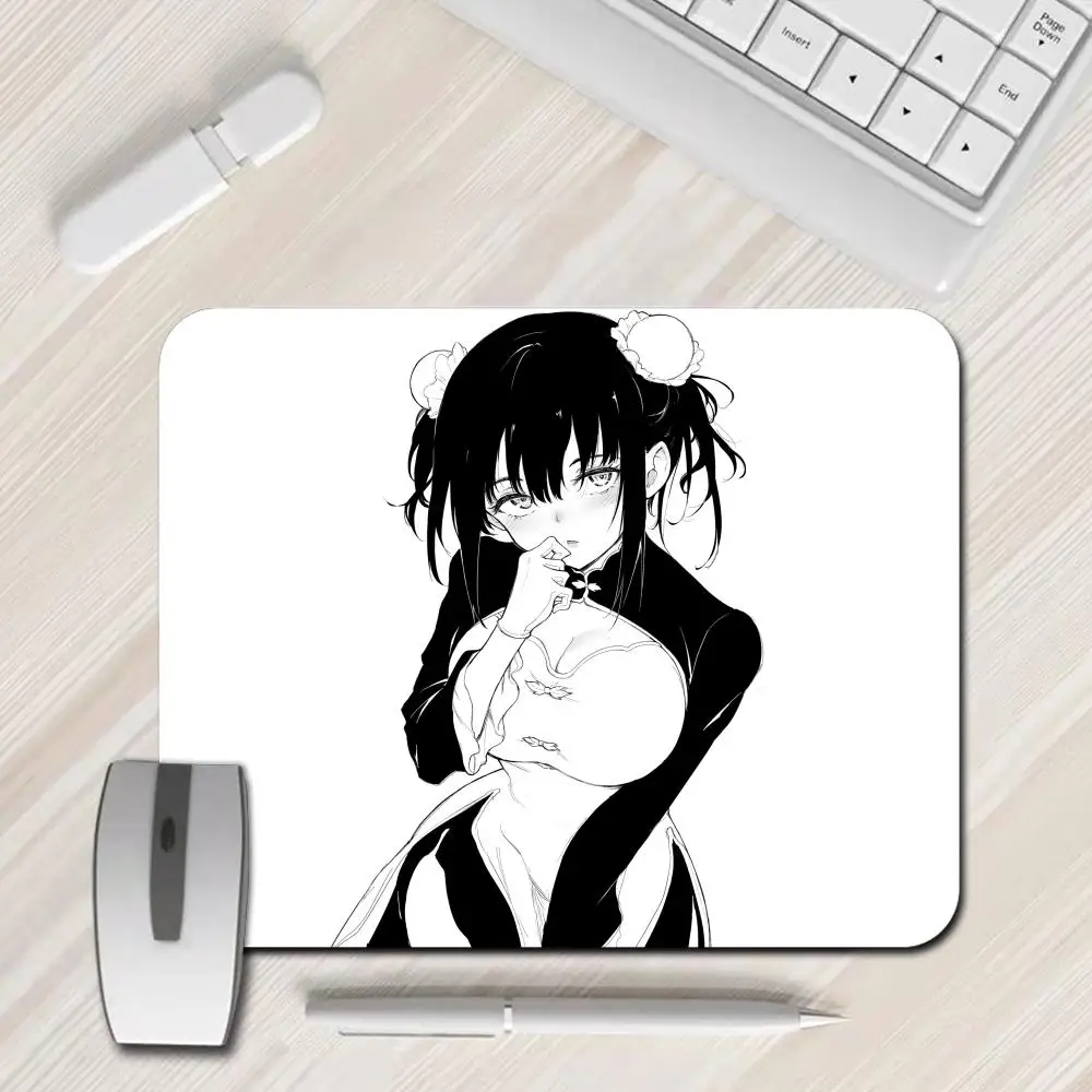 

Anime Game Specific Small Mouse Pad Black And White Manga Desk Mat Customizable Pattern Smooth Gaming Mat Gamer Accessories