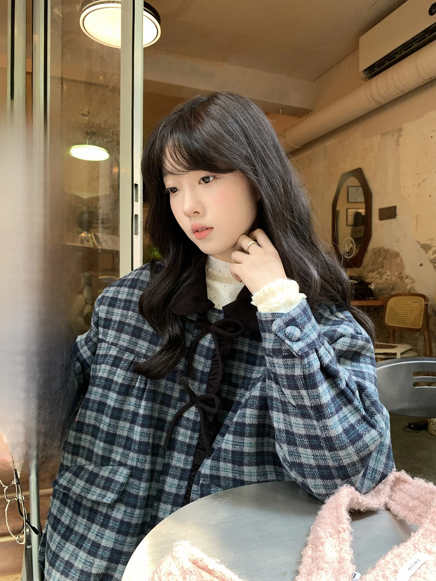 

Новая зимняя женская модная верхняя одежда Holli: корейская ретро-куртка в клетку из хлопка с воротником на молнии и бантом