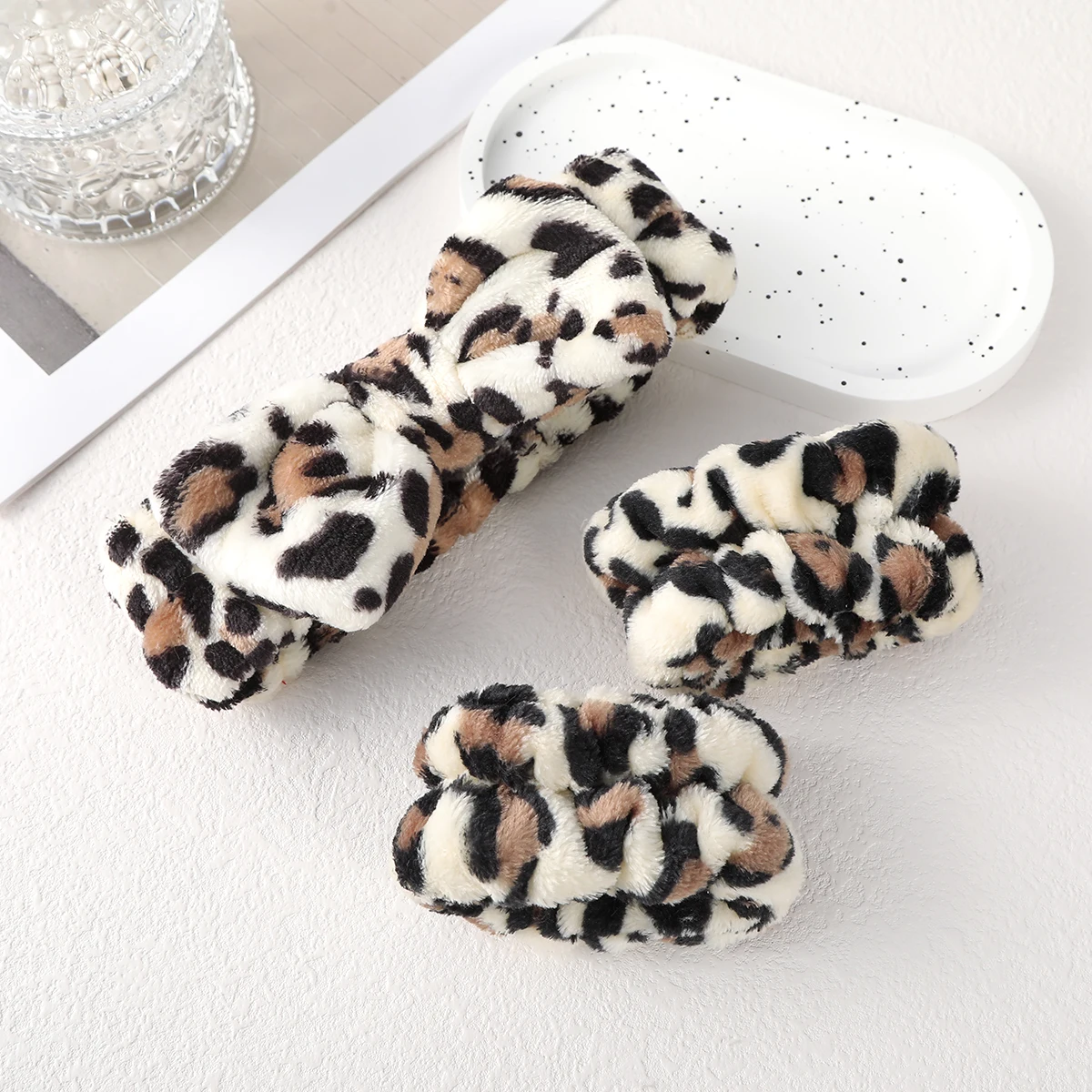 Leopard Print Coral Velvet Headband Women\'s Hairband Bow Plush Headband Cute Face Wash Solid Color Headband Hair Accessories