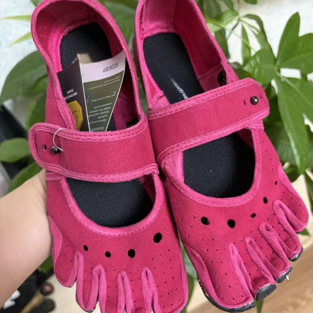 V-Soul Women Five Toe Barefoot Shoes Mary Jane Style Adjustable Strap Breathable Yoga Pilates Outdoor Training Shoes