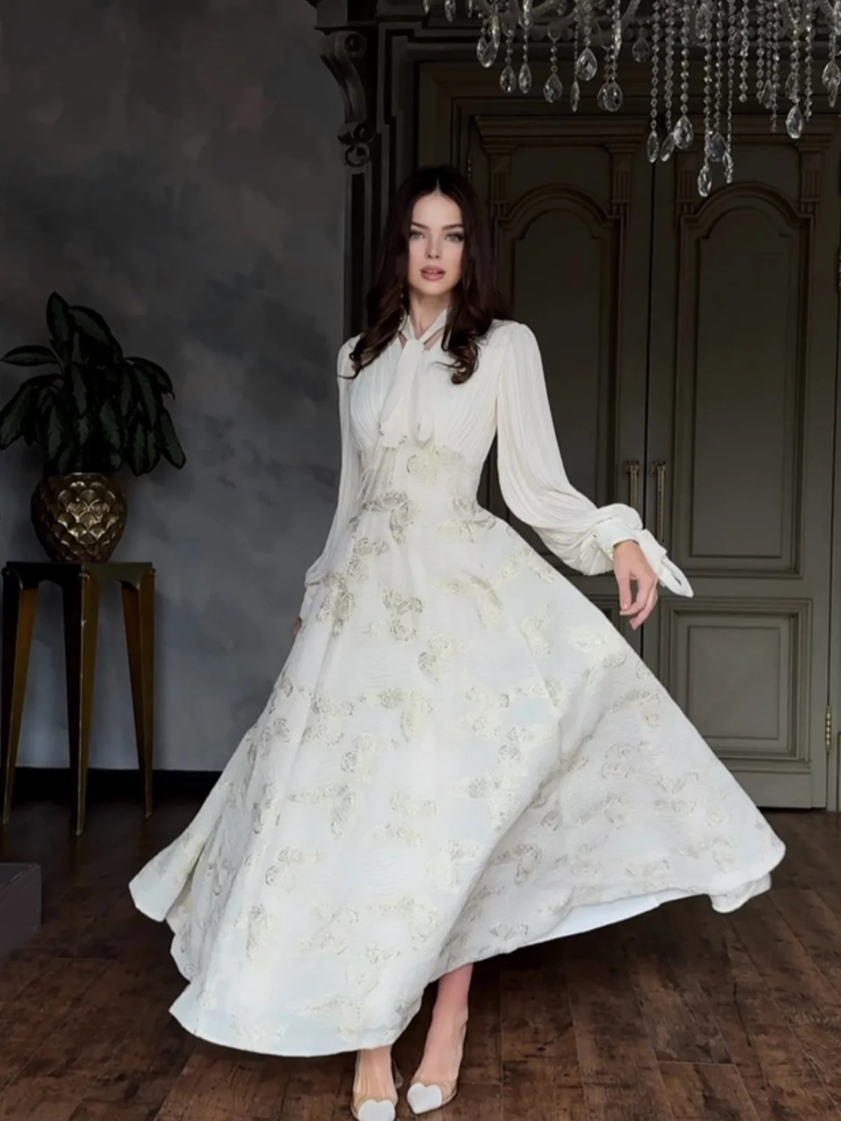 2026 Spring Elegant and Noble Long-sleeved Smart and Romantic Temperament Gold-plated Long Dress for Women