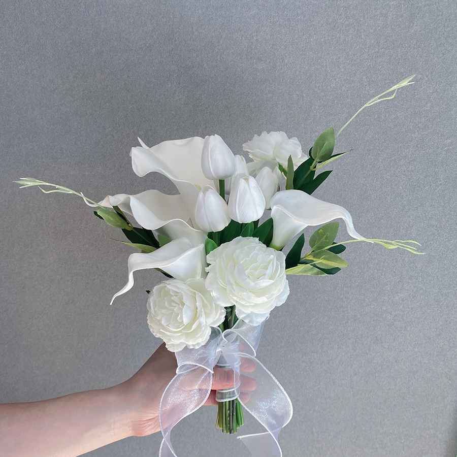 

Bride Handheld Tulip Bouquet Wedding Registration Studio Fake Flowers Home Decoration Floral Arrangement Silk Flower Bouquet
