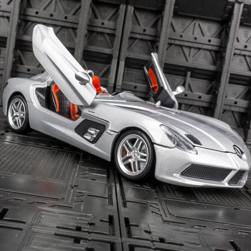 1:24 Mercedes-benz SLR Convertible Alloy Sports Car acousto-optic Diecast Metal Model Kids Toy Car Decoratie Collectie gift