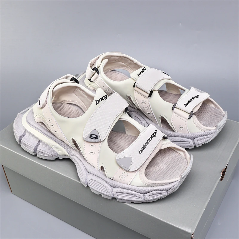 Very popular, fashionable, versatile, comfortable and versatile lightweight sandals, slippers and sneakers