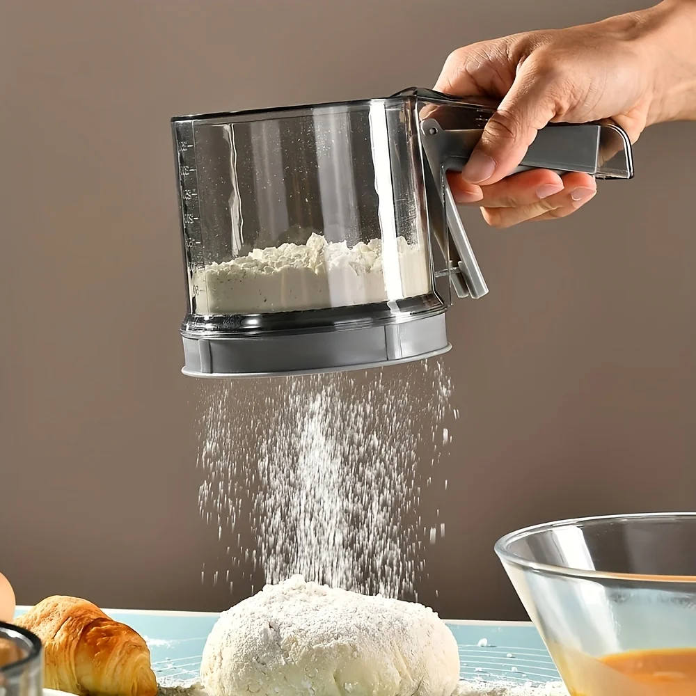 

Handheld Plastic Flour Sifter Stainless Steel Strainer Sifter Baking Tool (1 pc)