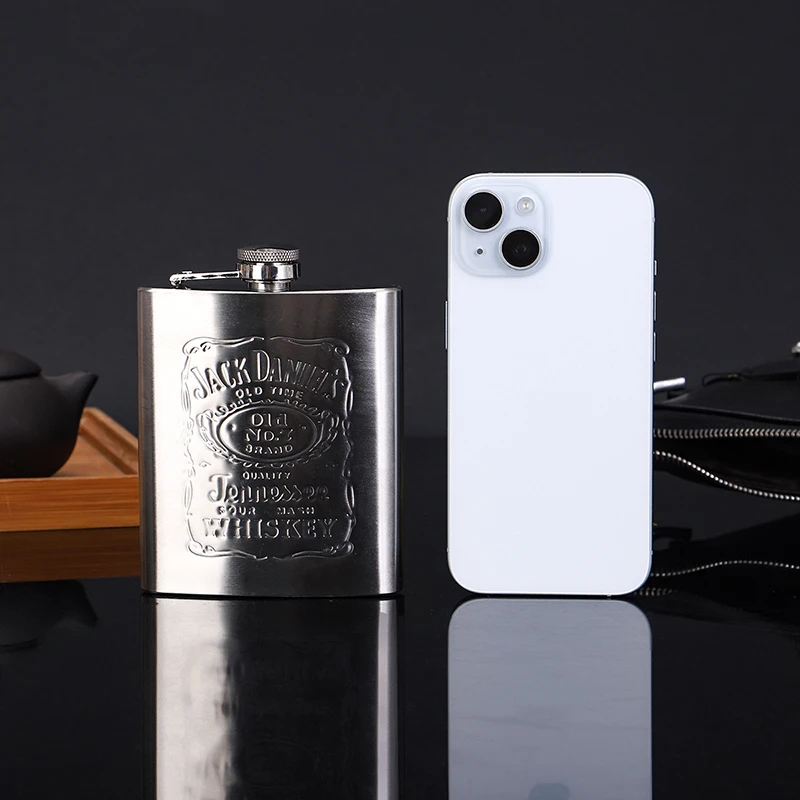 7oz في الهواء الطلق المحمولة جيب قارورة الورك الفولاذ المقاوم للصدأ قارورة ويسكي شرب الكحول الحاويات هدية صندوق الفودكا أدوات زجاجة الشرب