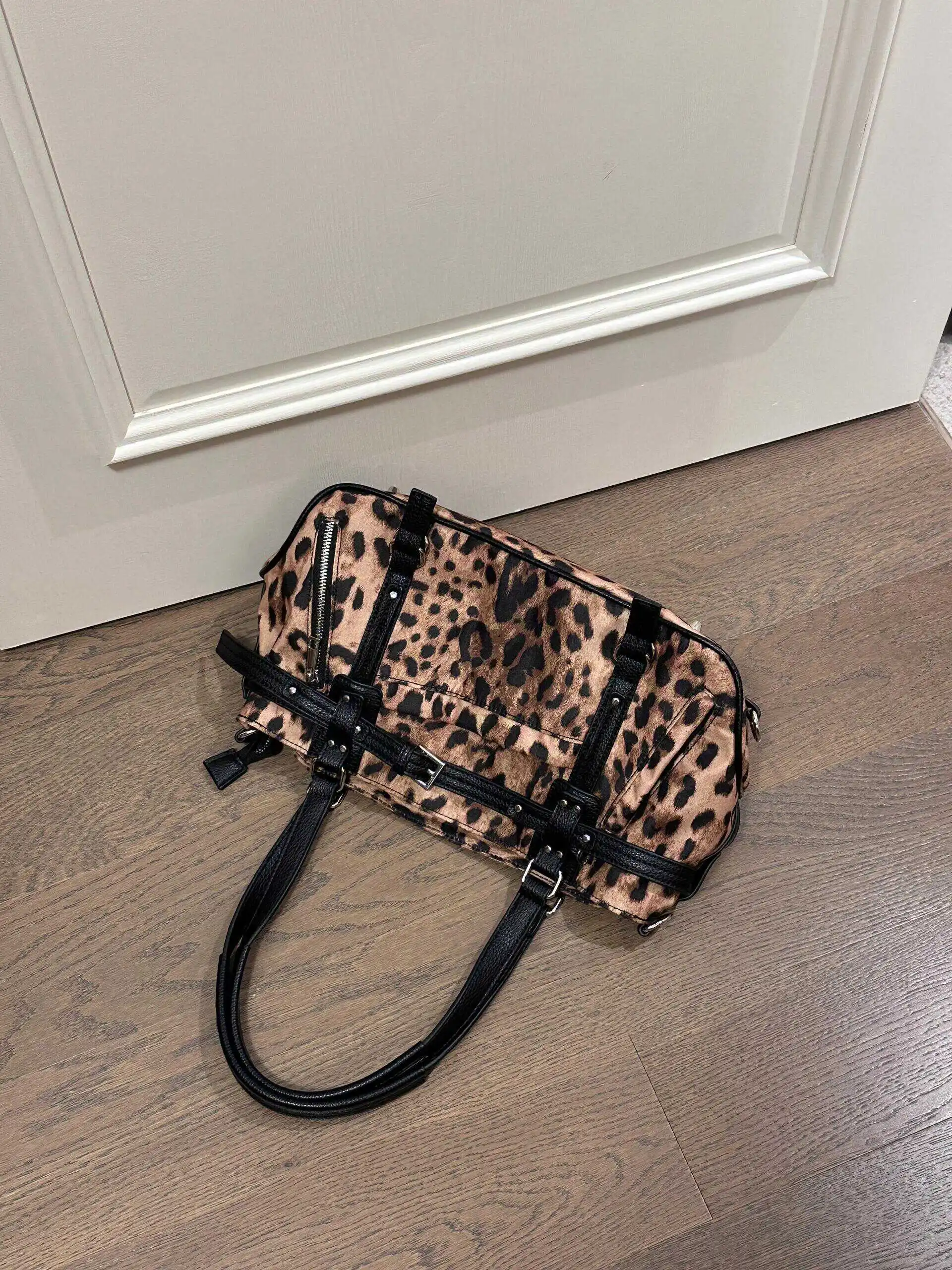 South korea  Sweet Cool Sle Travel Bag Women Large Capaci Fitness Bag Retro Leopard Print Shoulder Over-the-shoulder...