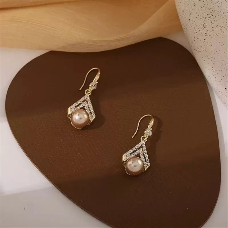 Trendy Pendant Earrings Crystal Embellished Pearls Earrings Geometric Accessories Alloy Texture for Formal Occasions M76B