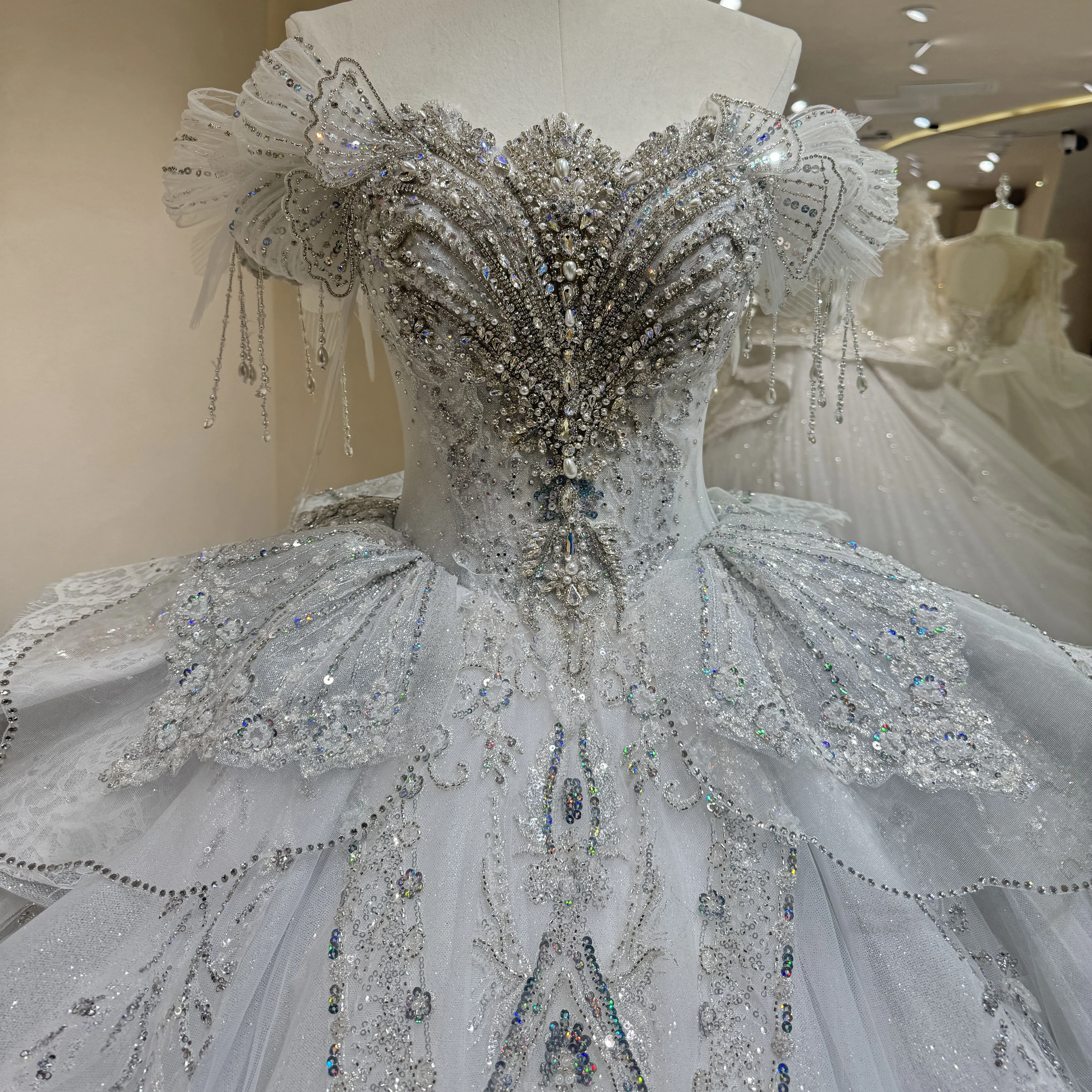 Luxurious Wedding Dress Off Shoulder Wedding Gown Dress with Beading Lace Embellishments Bridal Dress Nigeria Wedding Dress image 5