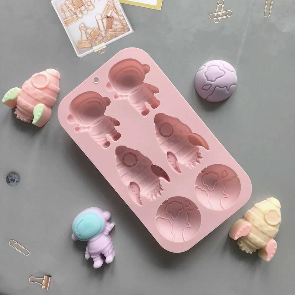 6 Holes Cartoon Astronaut Rocket Chocolate Moulds Spacecraft Earth Drink Ice Tray Party Human Mousse Cake Biscuit Silicone Molds