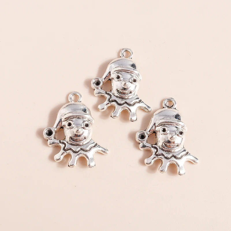 Leslie 15 Stück 18 x 21 mm lustige süße Clown-Anhänger für handgefertigten Schmuck, Ohrringe, Halsketten, Armbänder, DIY-Handwerk – Detail 3