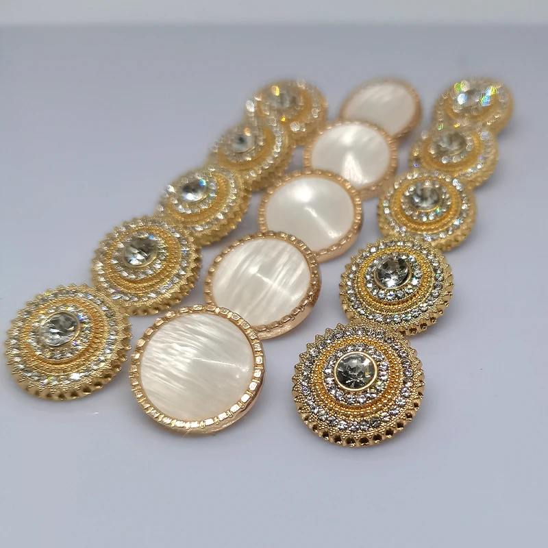 18MM Luxury Gold Metal Rhinestone Buttons Of Clothing Wholesale High Quality Round Fashion Decor Button Sewing Notions Apparel