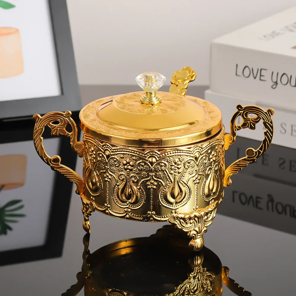 Gold high-end seasoning jar with spoon and lid, ash-proof household kitchen seasoning box wholesale