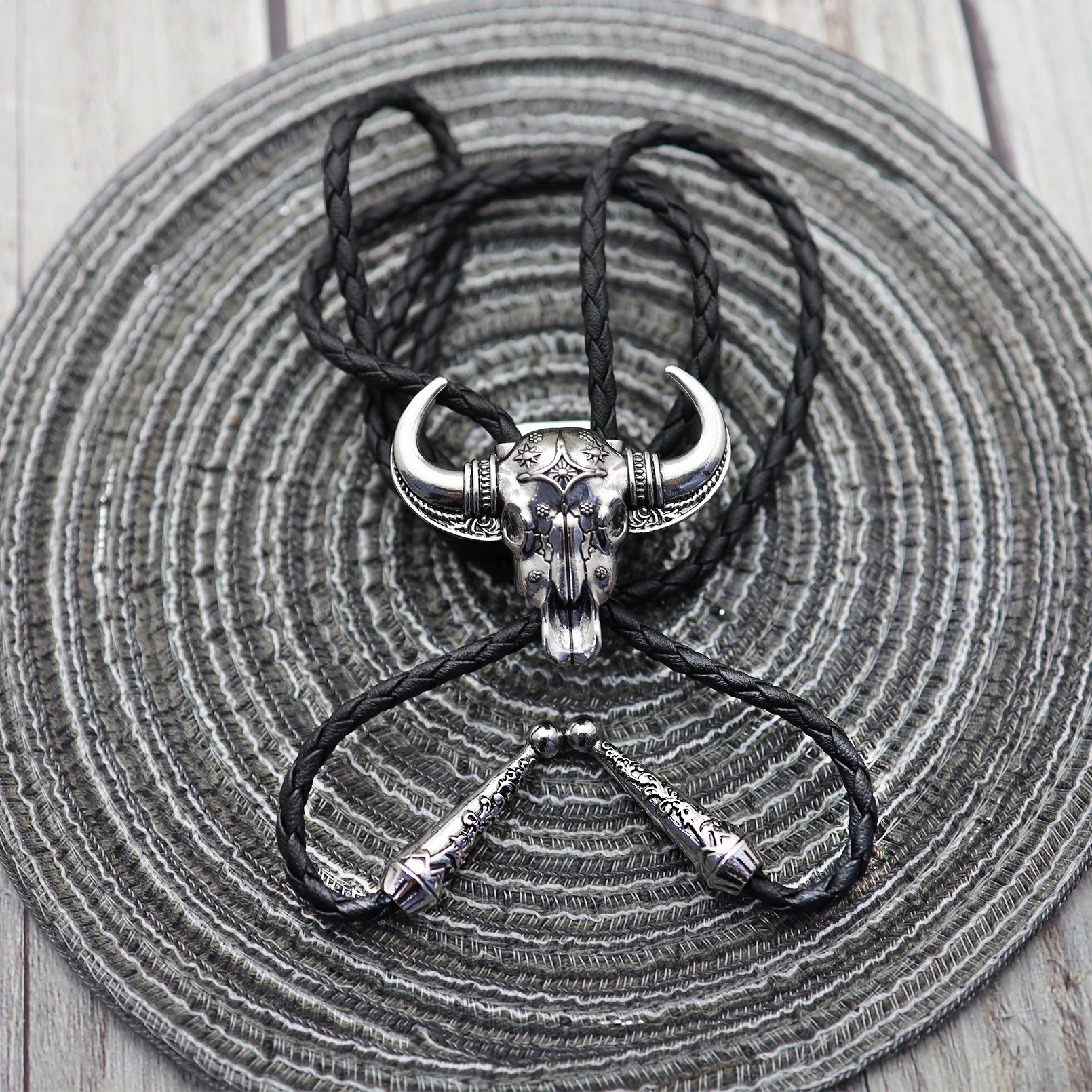 Herren Western Vintage Bolo Krawatte Kuh Totenkopf Design Schwarz Leder Seil Cowboy Krawatte mit Stierkopf Anhänger Schmuck Geschenk Unisex – Detail 12