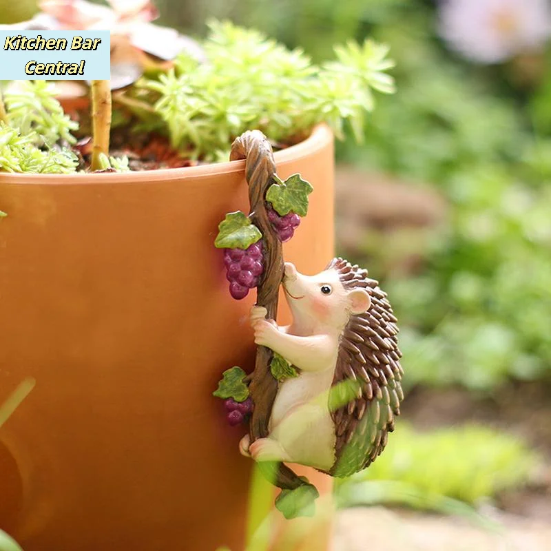 【Cute Climbing Hedgehog Figurine Flower Pot Resin Hanging Hedgehog Statue Outdoor Patio Lawn Decor Fence Ornaments】