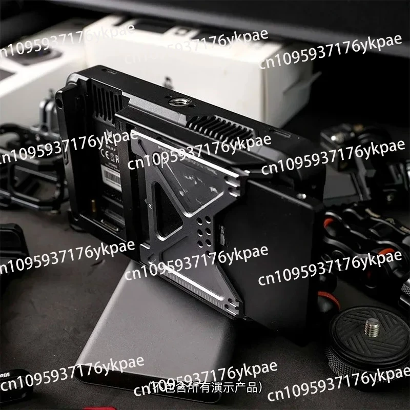 Lunch box No. 3 aluminum alloy heat dissipation hard disk box is suitable for 2.5-inch SSD card sleeve