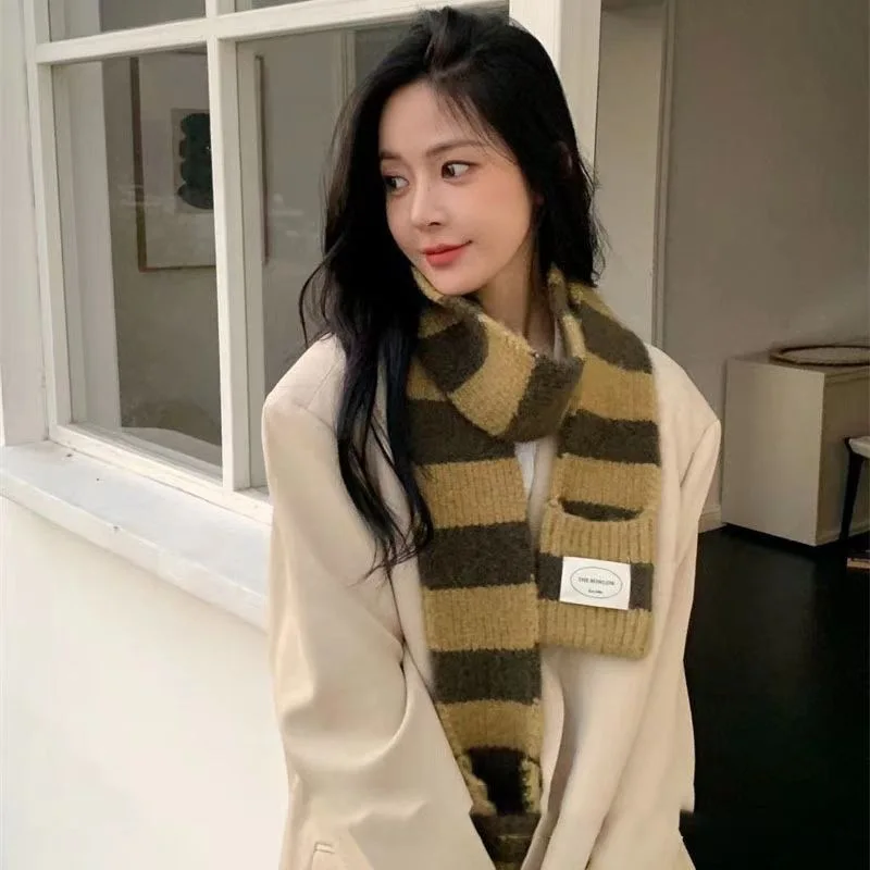 Fashion Contrasting Color Striped Scarf Women's Vintage Knitted Scarf Casual Versatile Warm Cold Scarf With Hand Pocket