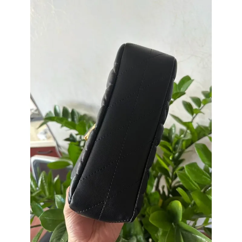 حقيبة Y2K النسائية الكلاسيكية المبطنة، حقيبة مربعة صغيرة بسلسلة من الماس، حقيبة ساعي كتف واحدة، حقيبة تخزين