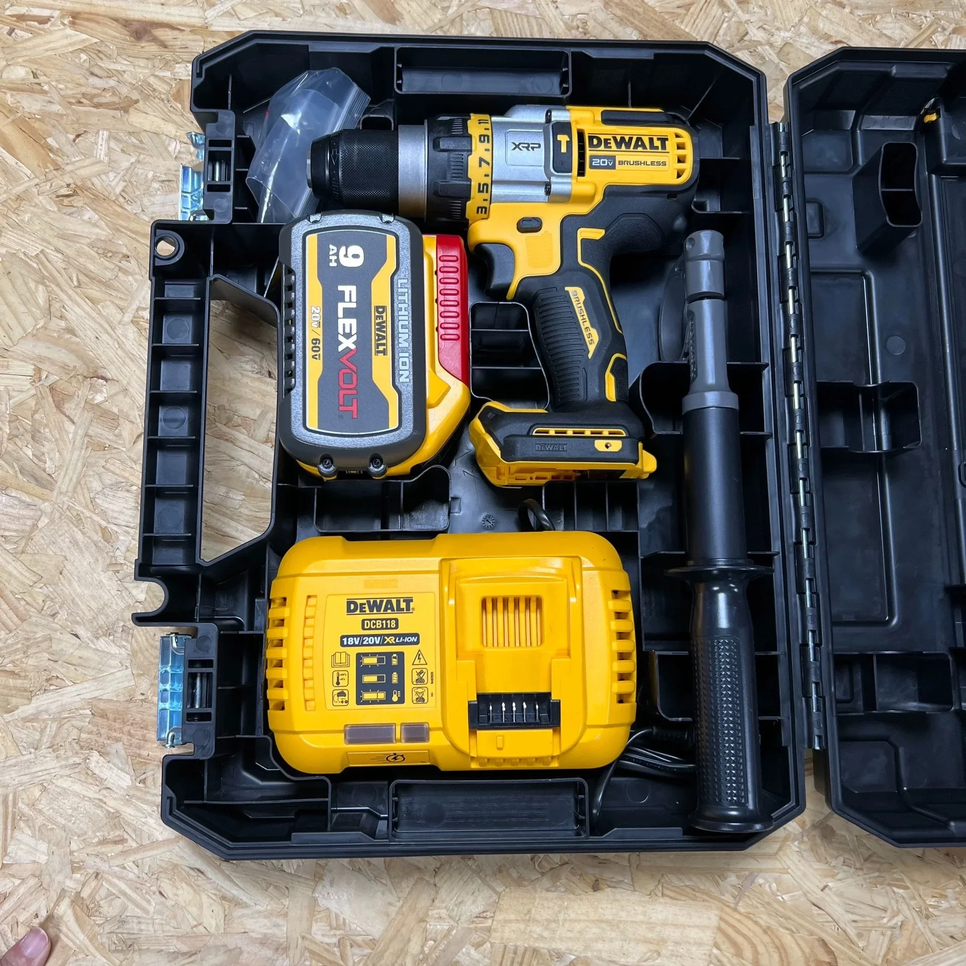 DeWalt DCD999B 20V MAX 1/2 inch Brushless Hammer Drill with FLEXVOLT ADVANTAGE Set 9.0AH