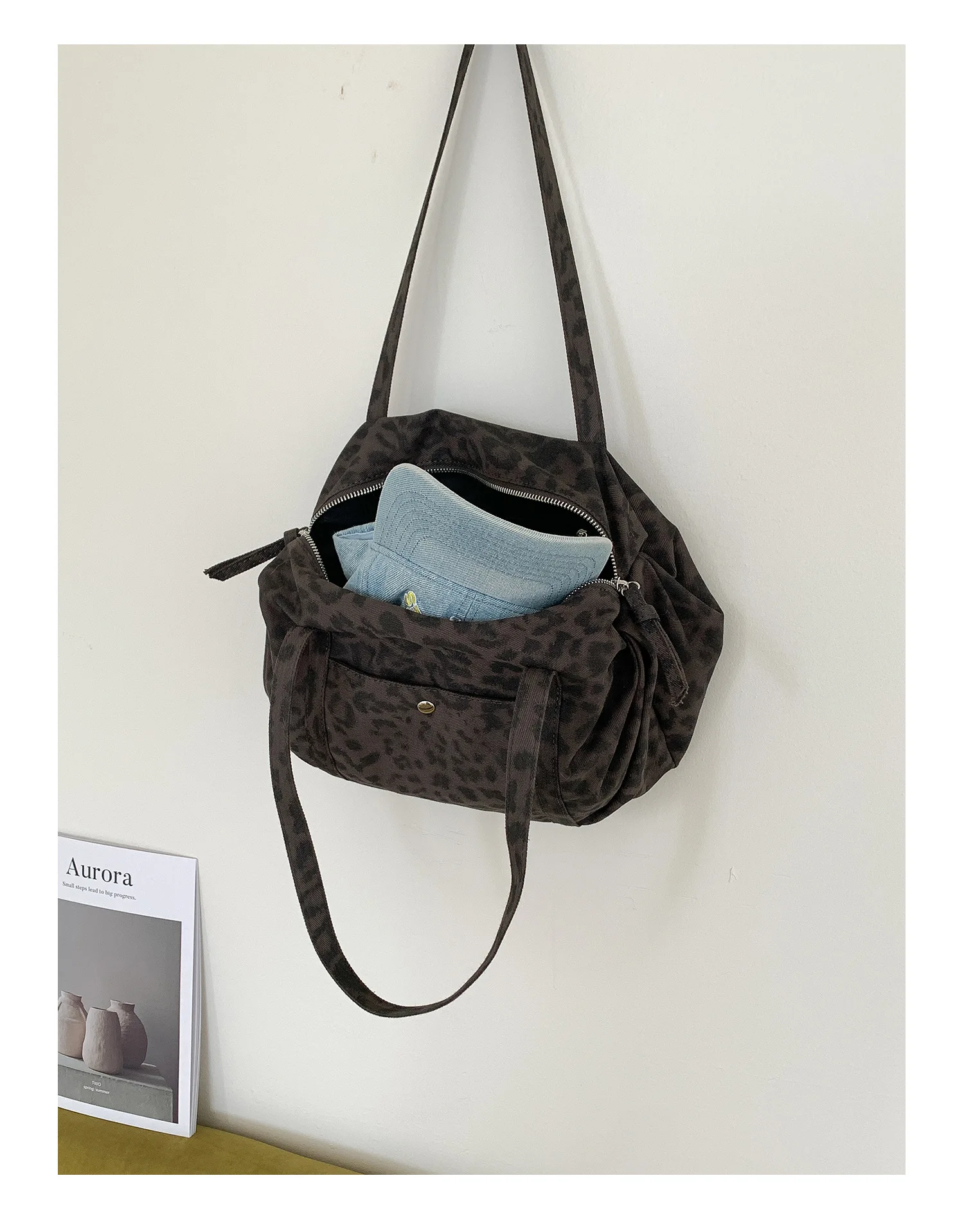 Wilde Leopardenmuster Nylon Umhängetasche Große Kapazität Multipocket Tote Bag Trendy Frauen Casual Geldbörse Guangzhou Hochwertige Tasche – Detail 22