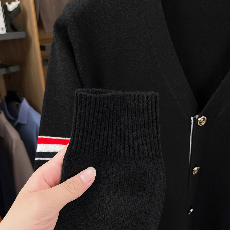Herbst Winter Neue Strick-Strickjacke Mode Hochwertiges Klassisches Streifendesign Herren V-Ausschnitt Luxusmarke Business Casual Pullover Mantel – Detail 19