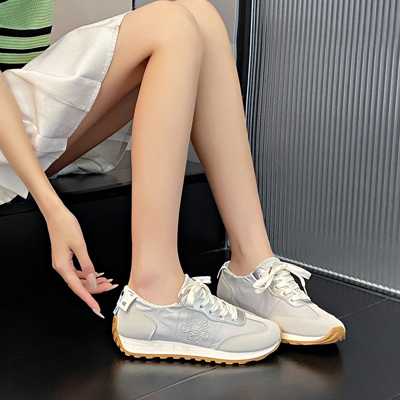 New Stylish Womens Athletic Golf Sneakers Summer Mesh Female Golfer Training Shoes Luxury Brand Lady Leisure Golfing Shoes