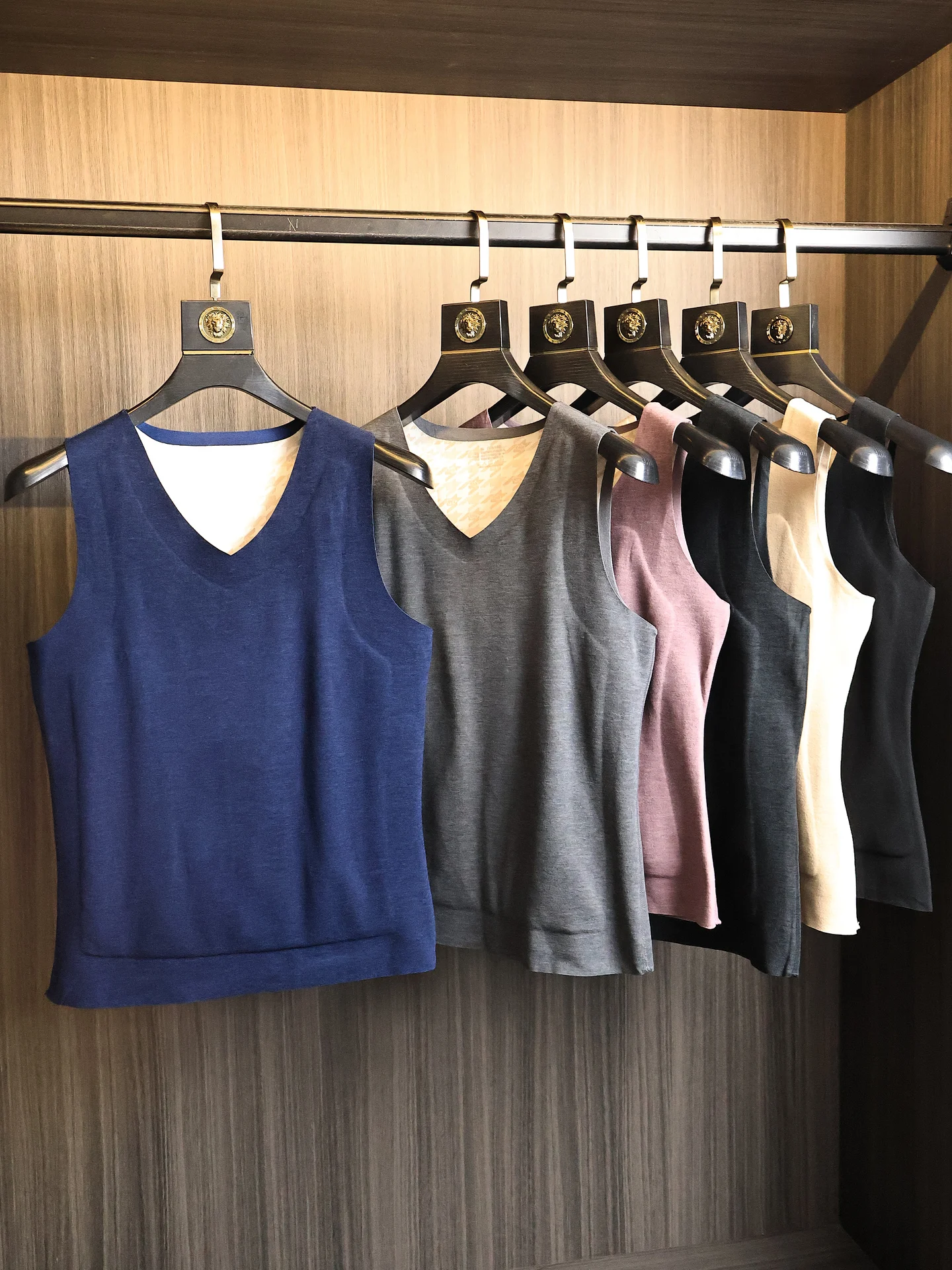 Men's Wool Vest Seamless Thermal Regulation Inner Wear Autumn Winter Fashion Urban Style V-Neck Regular Length Outerwear