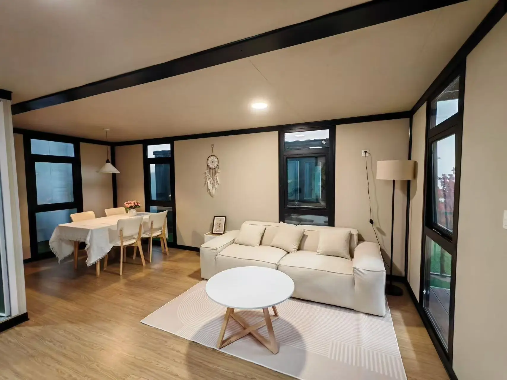 Customizable 20-foot Expandable Container Houses with Traditional Steel Structure,Easy to Install Manufactured in China