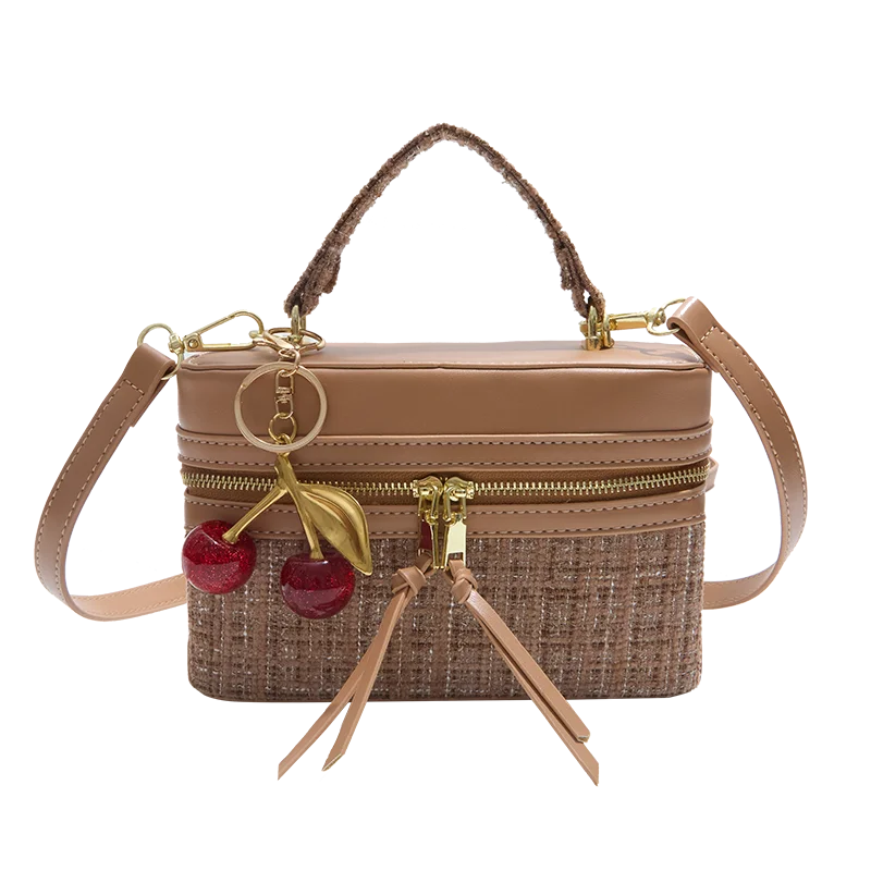 

High Quality Women's Handbag In Leather, Shoulder Bag Style With Crossbody Strap, Luxury Brand By Famous Designer