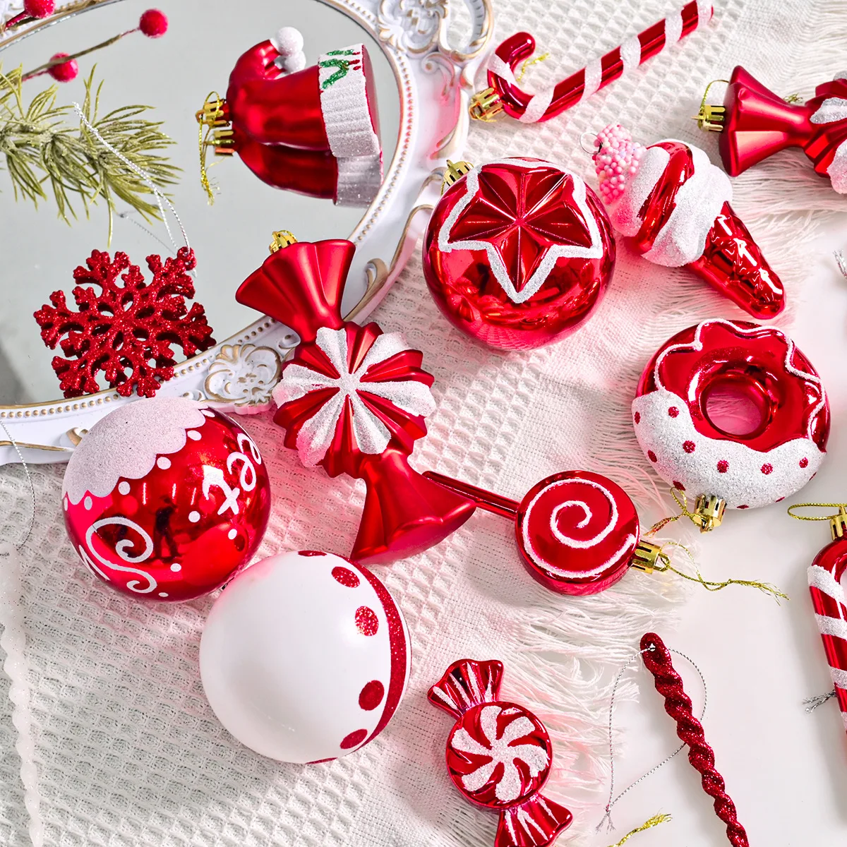 New Christmas Ball Pendants Gift Set 78-Piece Red White Assorted Hand-Painted Electroplated Home Christmas Tree Drop Ornaments