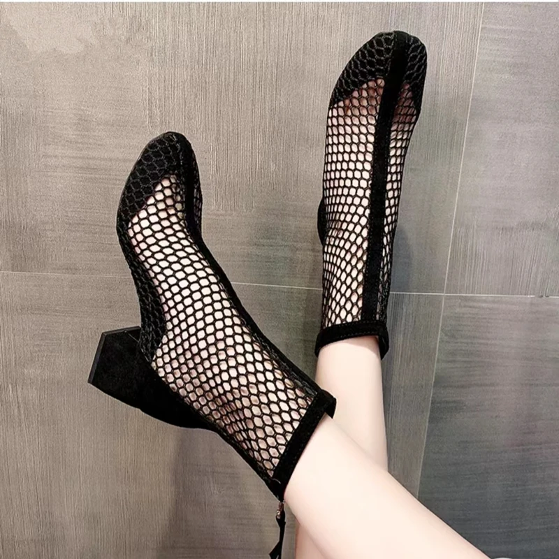 2024 Large Size New Fashionable Sports Sexy Mesh Hollow Boots Solid Color Square Thick Heel Summer Casual Sandals