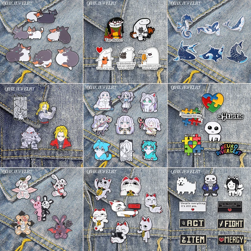 Lot de 4 à 9 épingles en émail sur le thème de l'aventure fantastique, avec des personnages d'anime (Chat, Elfe, Mage), des broches de personnage mécanique d'anime, des badges de robot de combat et d'armure, et des badges de bijoux