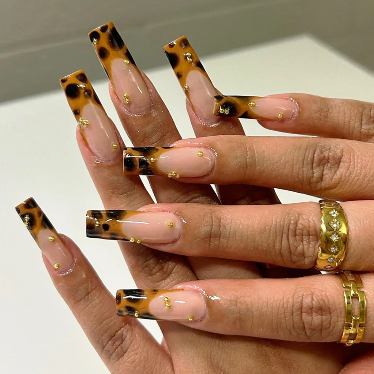 24pcs Leopard Print Design Fake Nails Art French Long Coffin Press on Nails Tips Wearable Simple Square False Nail Sets Finished