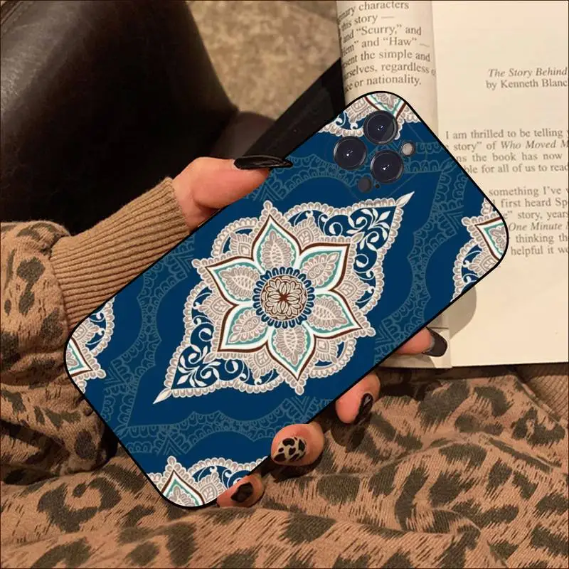 Mandala Flower Phone Case For iPhone 8 7 6 6S Plus X SE 2020 XR XS 14 11 12 13 Mini Pro Max Mobile Case