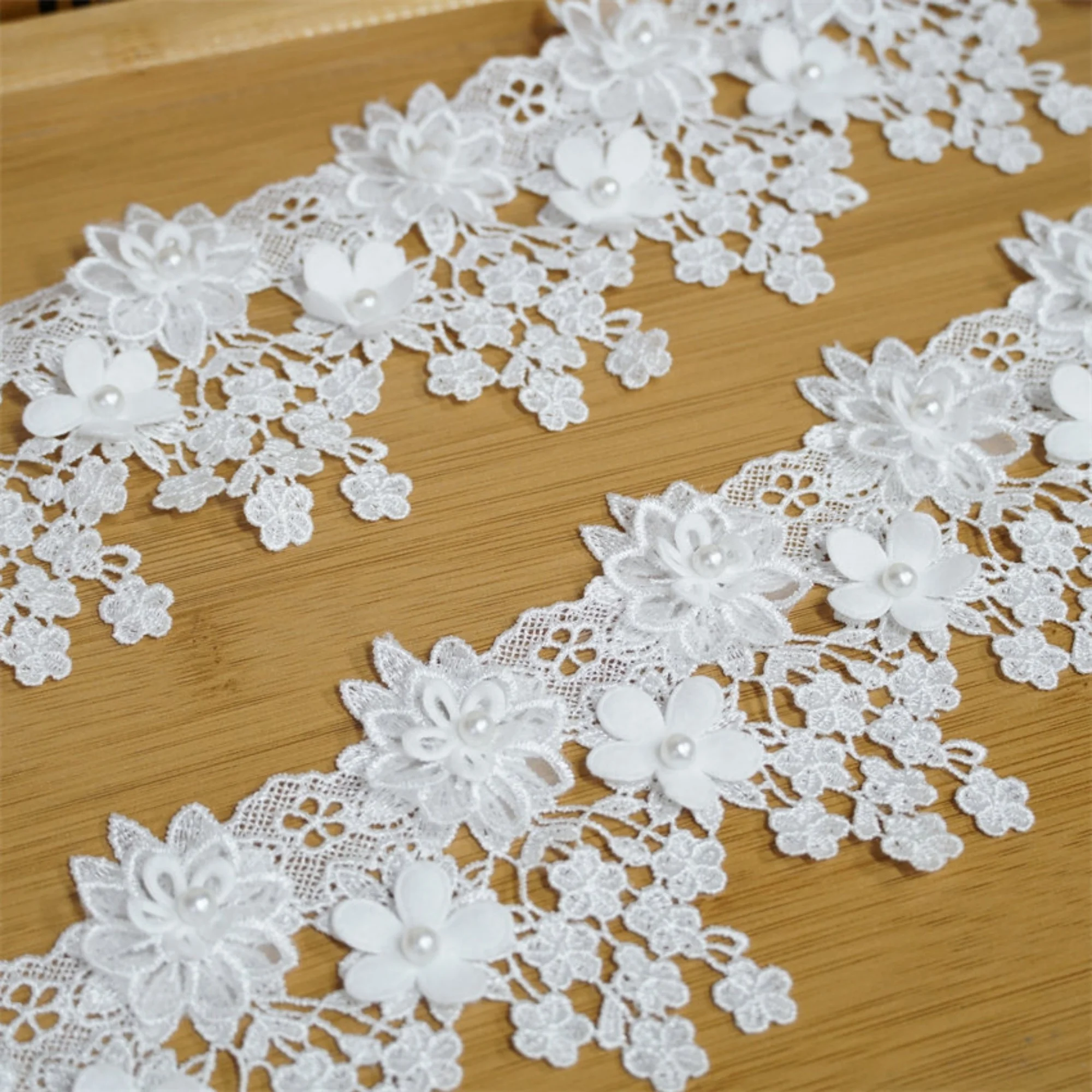2メートルの手作りビーズ3dデカール、白いポリエステル水溶性フリンジレース、diy装飾アクセサリー、衣類の襟、スカート、髪飾り用