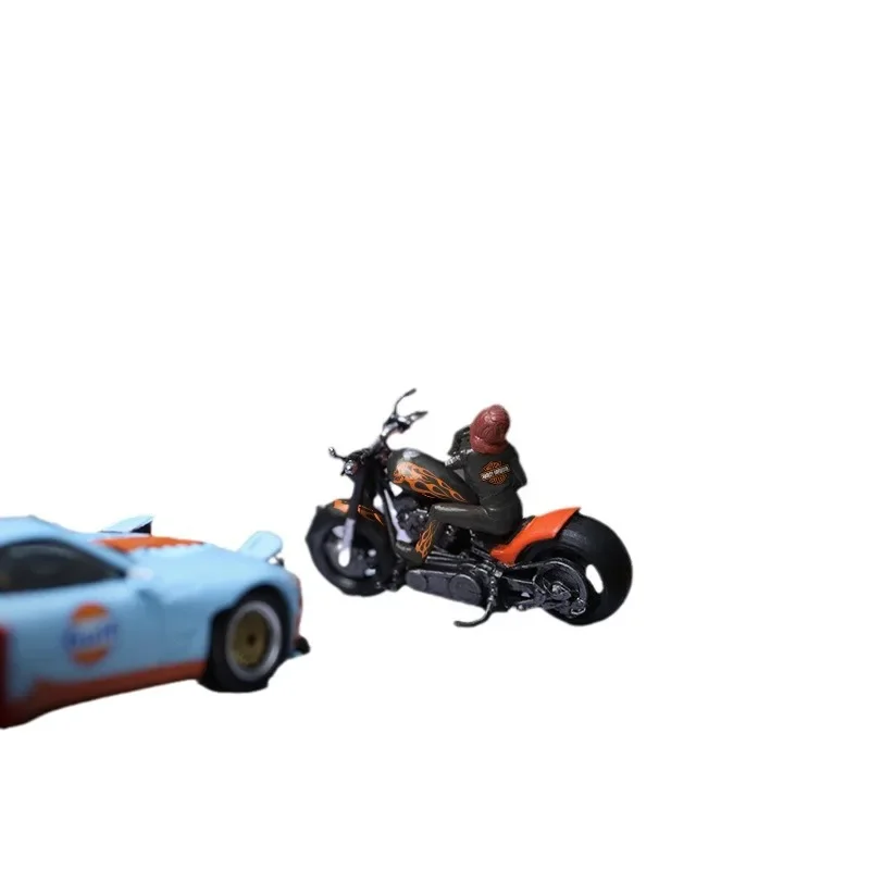 1:64 Flaming Motorcycle and Leather Motorcycle Girl Simulation Model