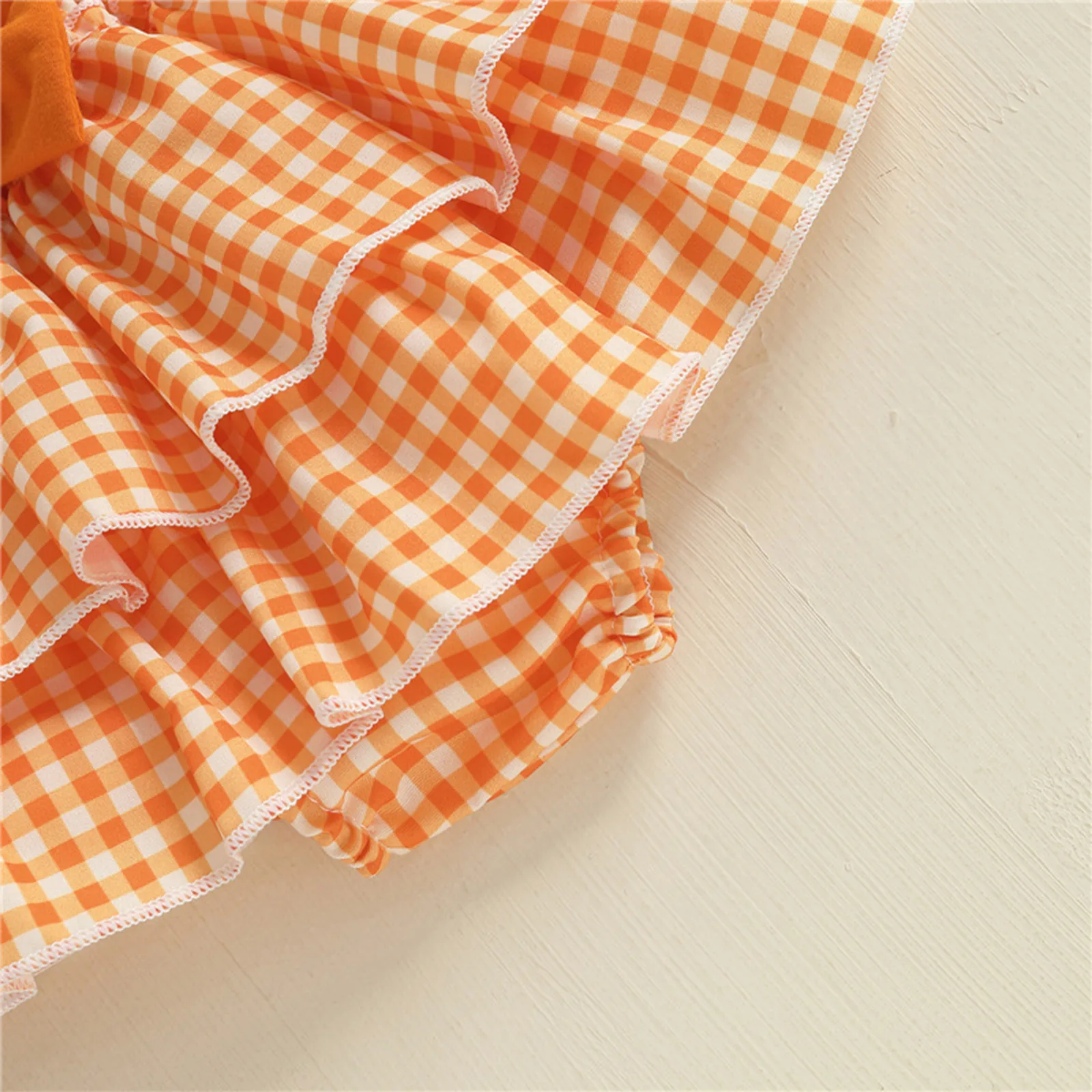 Ropa de calabaza de Halloween para niñas recién nacidas, peleles de manga larga con volantes y falda a cuadros con volantes escalonados, conjunto de banda para la cabeza