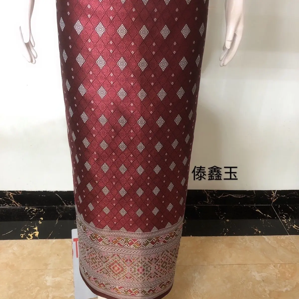 2pcsThailand Long-gyi تنورة داي الملابس العرقية الصيف قصيرة الأكمام ردائه داي أنبوب تنورة المرأة داي الملابس