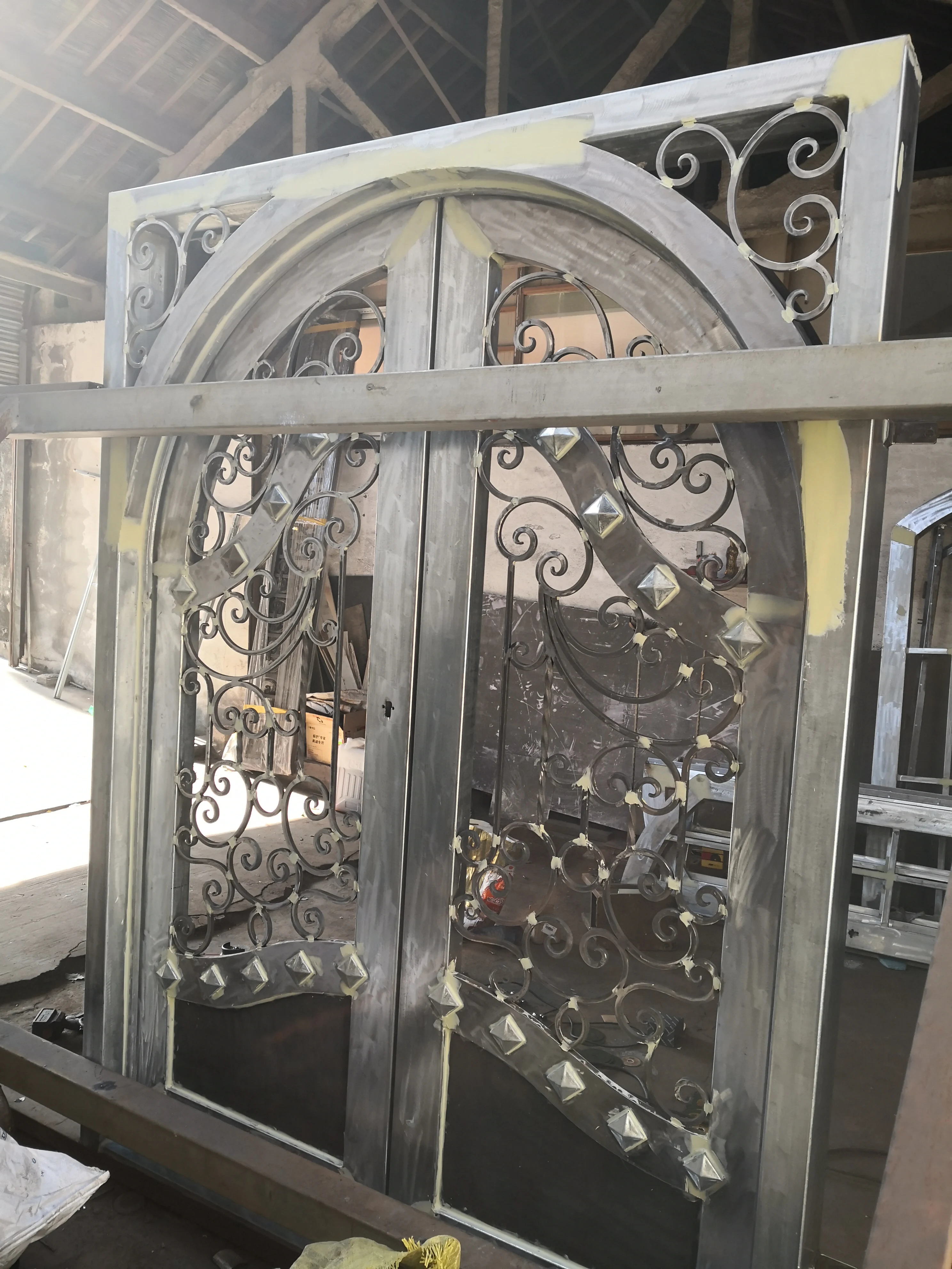 China Luxury High Quality Wrought Iron Main Entry Front Door