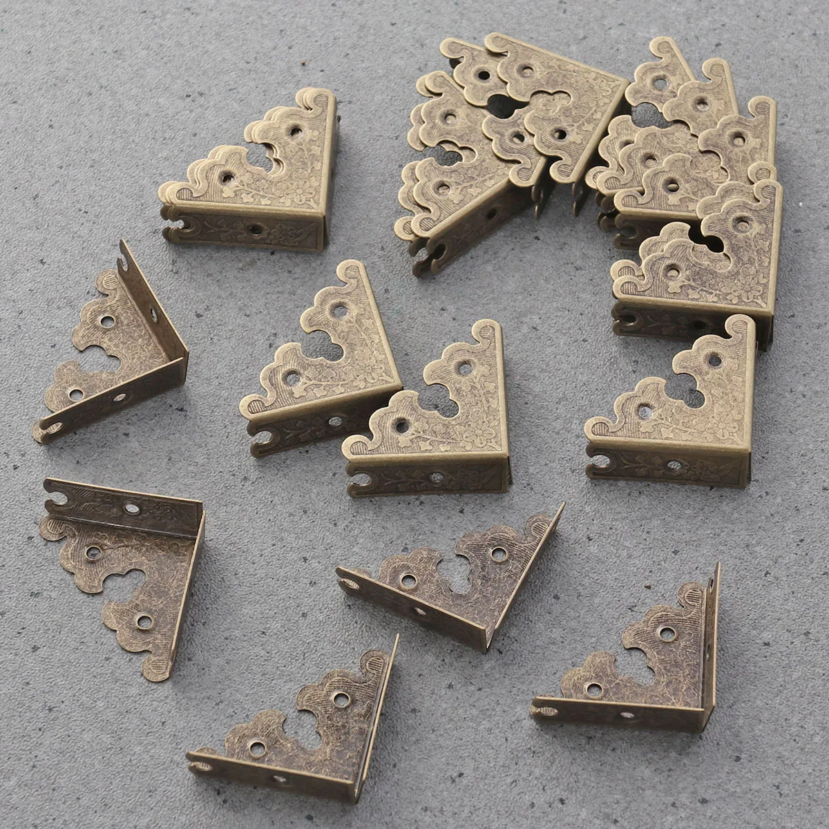 

20 Pcs Vintage Decorative Door Corner Guards Protective Covers For Wooden Box Desk Cabinet Furniture Imitation Copper Trim