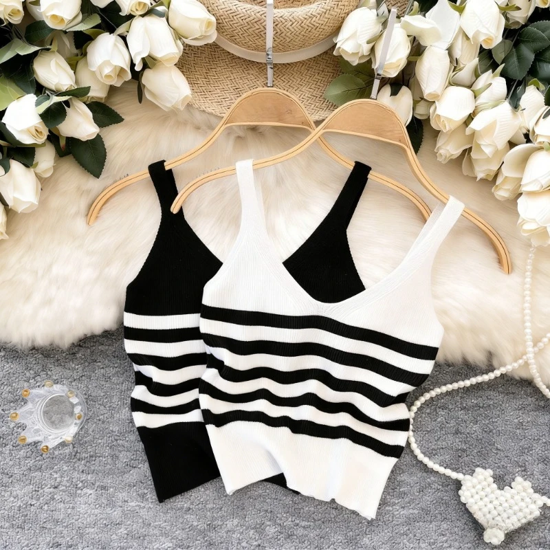 Women's Casual Summer Sweater Vest White Black Wavy Stripe V Neck Sleeveless Spaghetti Strap Stretchy Ribbed Knit Crop Top