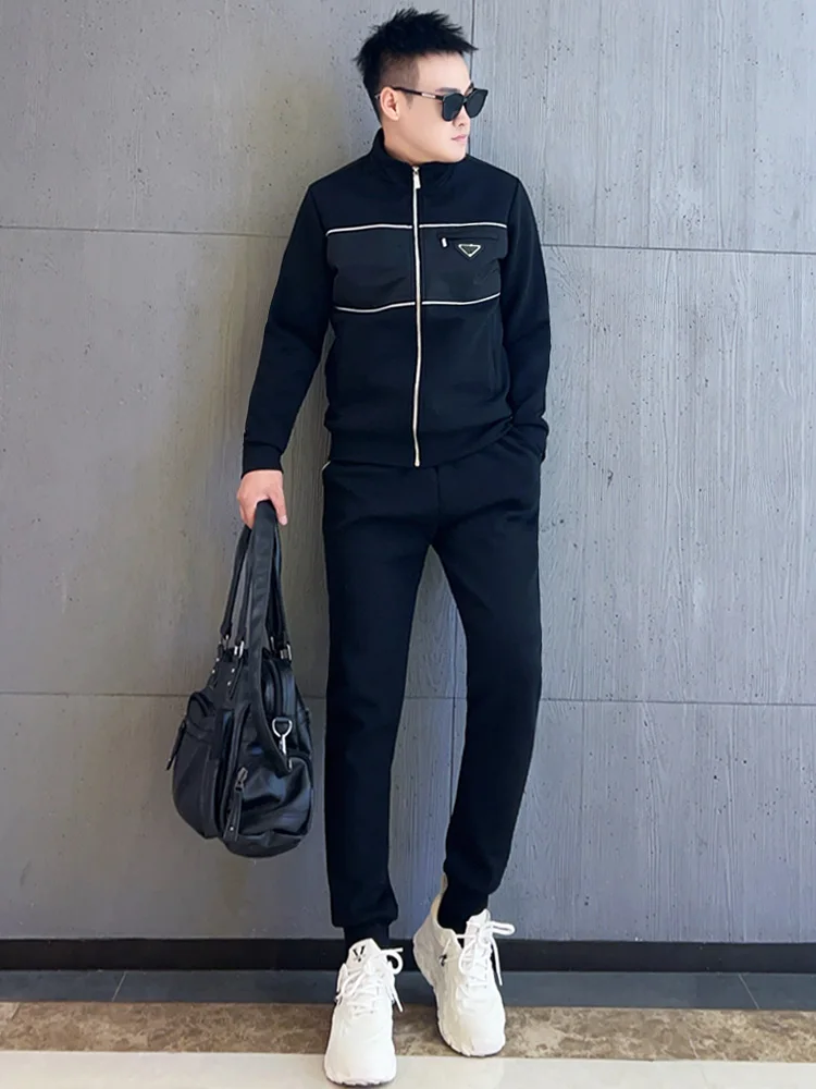 

Комплект: худи свободного кроя и брюки для мужчин, зимний, модный, с воротником-стойкой, треугольной этикеткой, в стиле пэчворк, широкие штанины