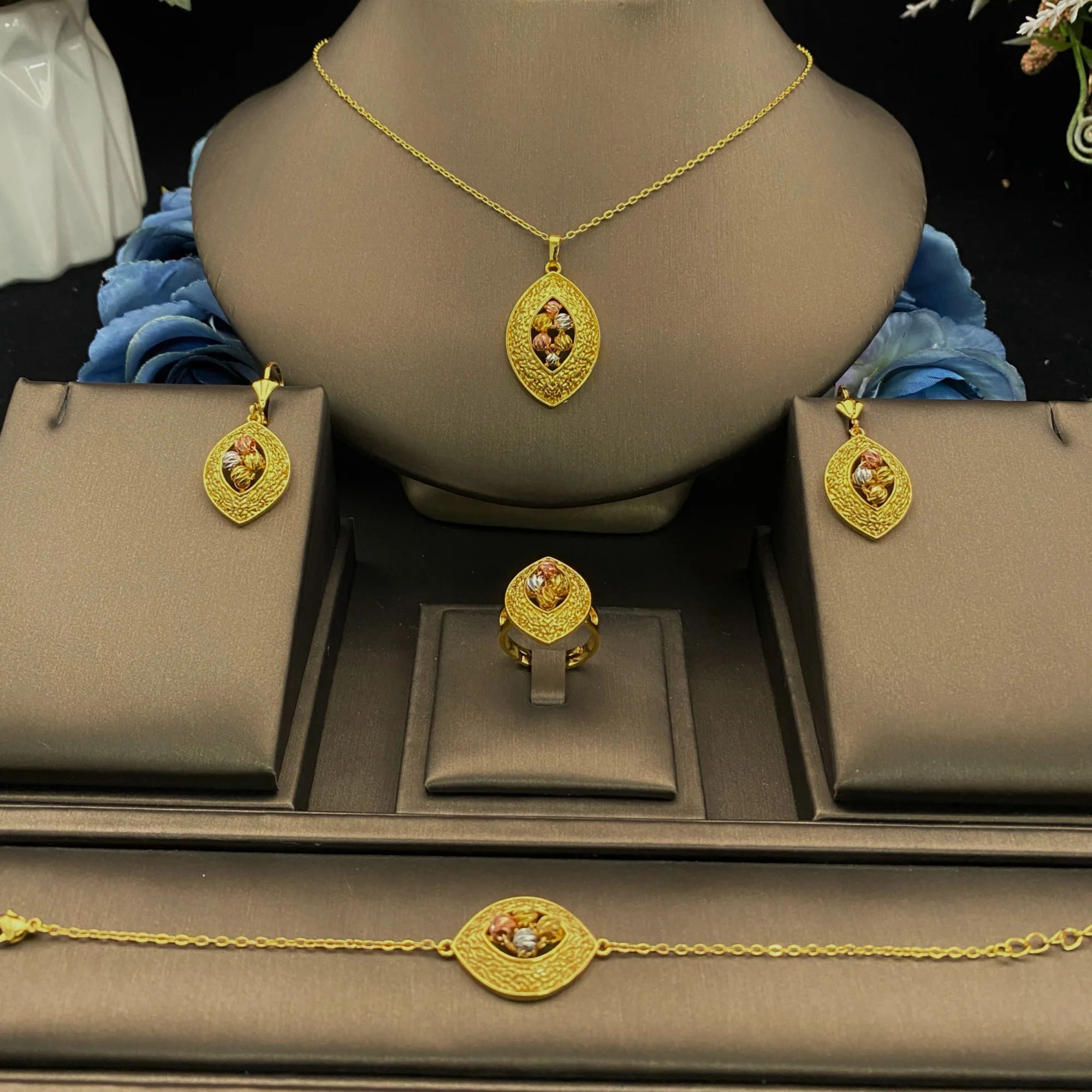 Flora Vintage Copper-Plated Jewelry Set for Women 4Pcs Necklace Earrings Bracelet Combo Perfect Party Gift