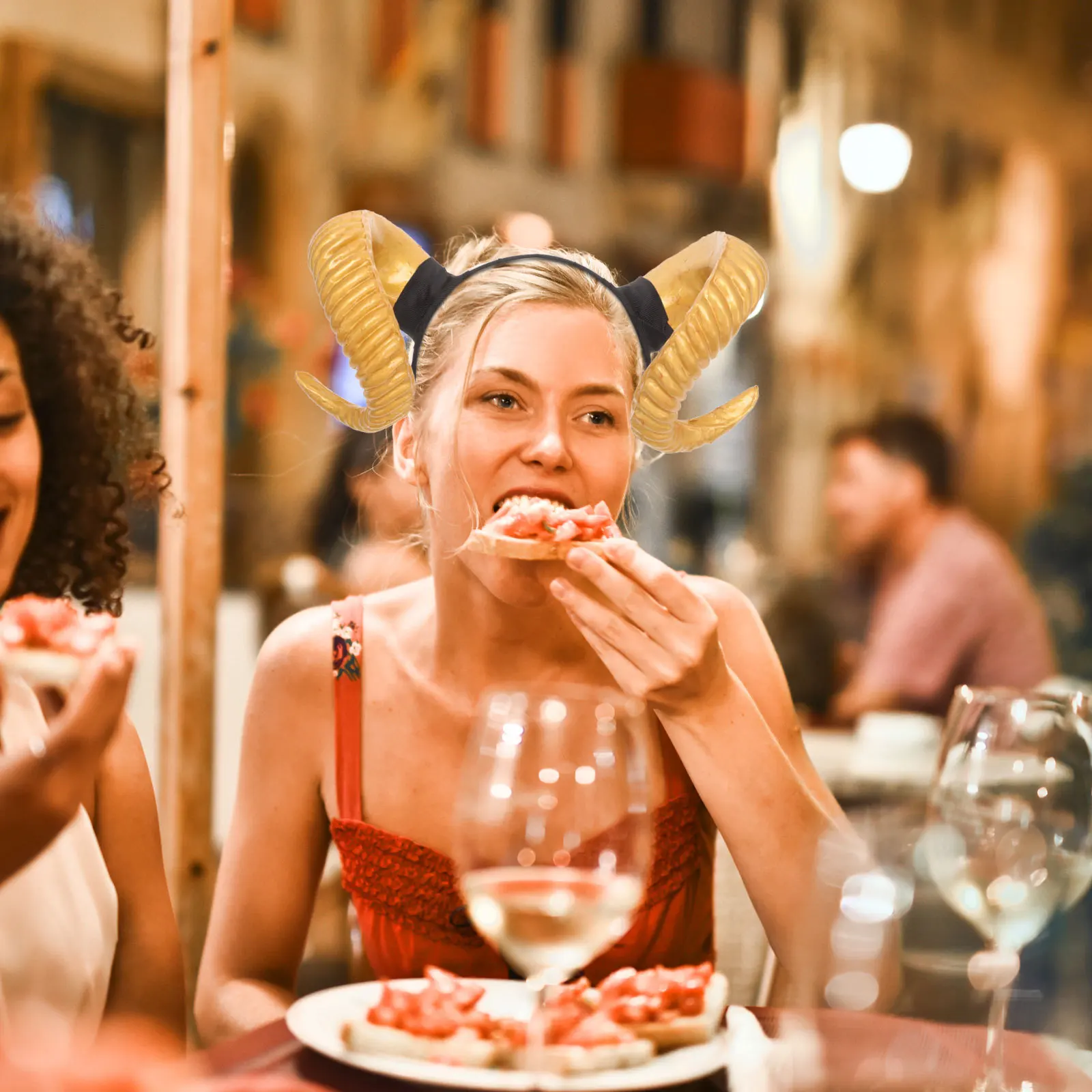 

Golden Wide-Edge Hair Band Horn Shape Headwear Exaggerated Headdress Party Supplies For Cosplay Photo Props Hair Styling