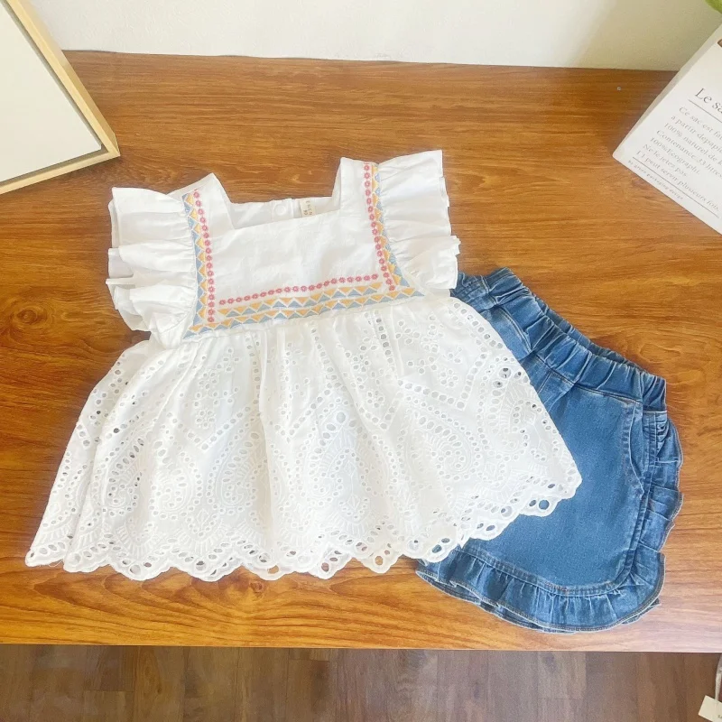 

Spring and Summer New Girls' Embroidered Doll Shirt and Lace Jeans Two-Piece SuitWS