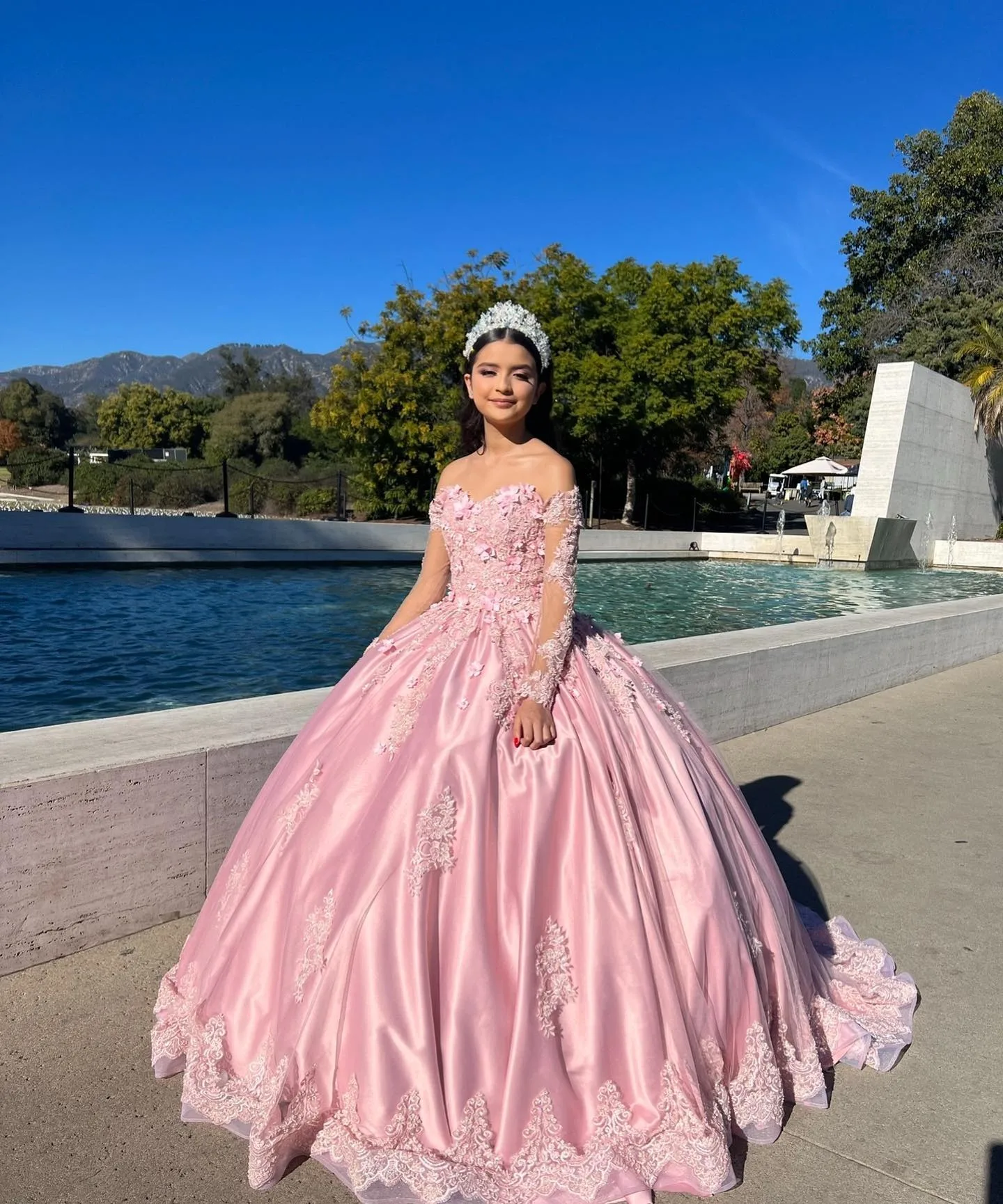 Satin Appliques Ball Gown Quinceanera Dresses for Juniors Vestidos De 15 Quinceañera Off Shoulder Sweet 16 Dress